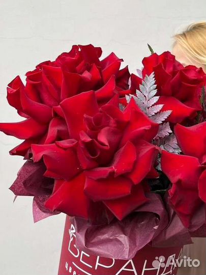 Ажурные розы в коробке