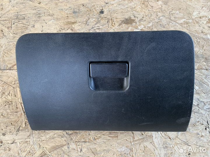 Geely emgrand ec7 бардачок