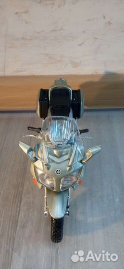 Мотоцикл модель Yamaha FJR1300 1/12 1:12