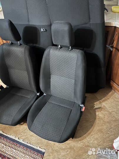 Скамейки на Гранту