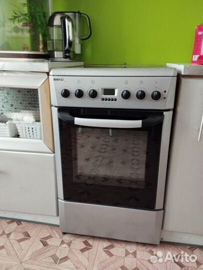 Плита, все в рабочем состоянии. С конвекцией