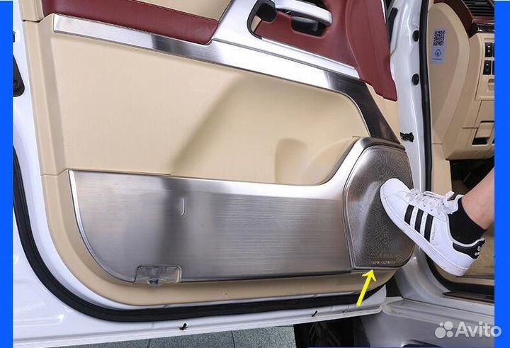 LX570/LX450d Накладки на двери+динамики G9OE9