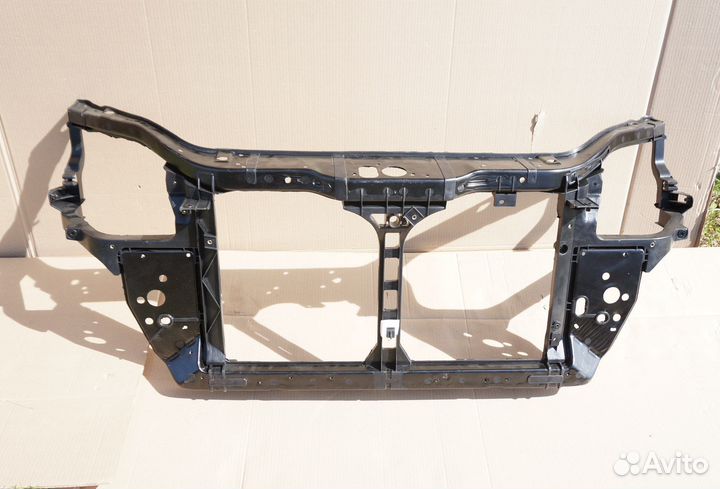 Передняя панель (телевизор) Hyundai Verna (05-10)