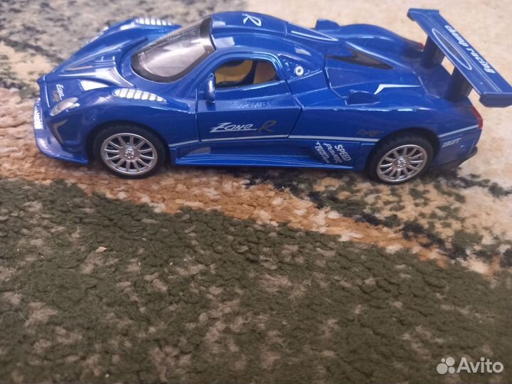 Машинки модельные