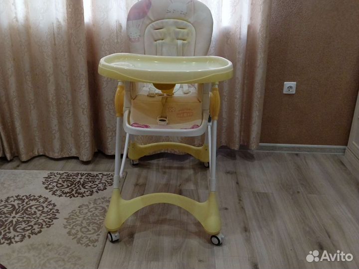 Стульчик для кормления corol