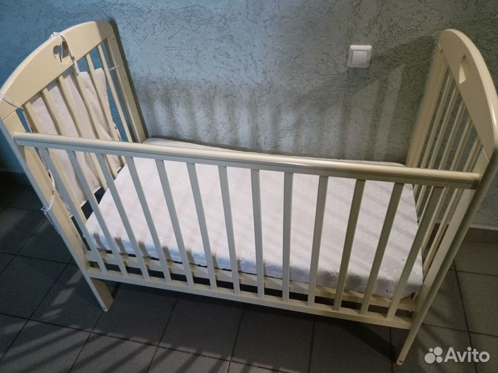 Детская кроватка