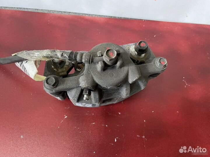 Суппорт передний правый Honda Stepwgn RK1 RK5 RK2