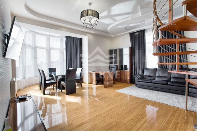 3-к. квартира, 130 м², 2/7 эт.