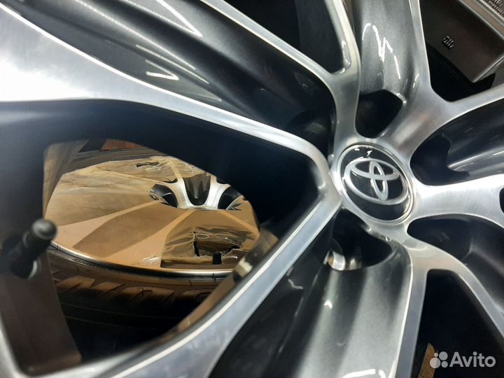 Оригинальные колеса r18 Toyota Highlander
