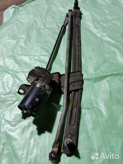 Трапеция стеклоочистителей Volkswagen Passat B3