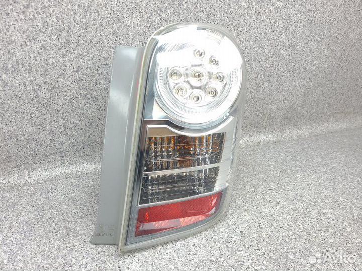 Стоп сигнал задний правый Toyota Corolla Fielder