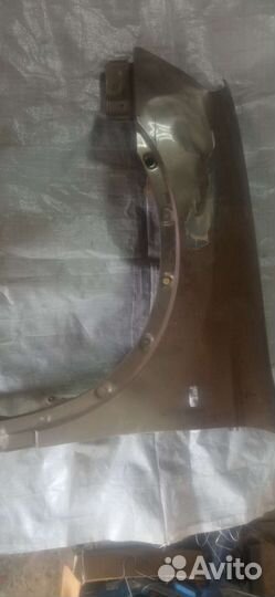 Крыло переднее