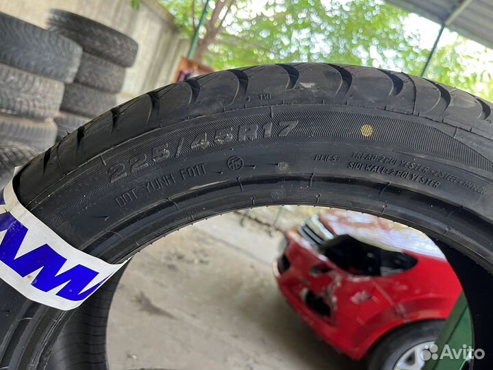 Viatti Strada Asimmetrico 225/45 R17
