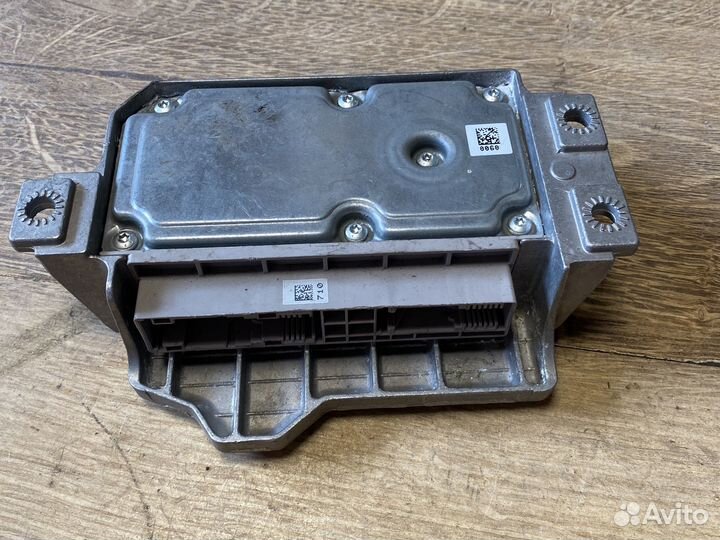 Bmw 3 e90 блок srs