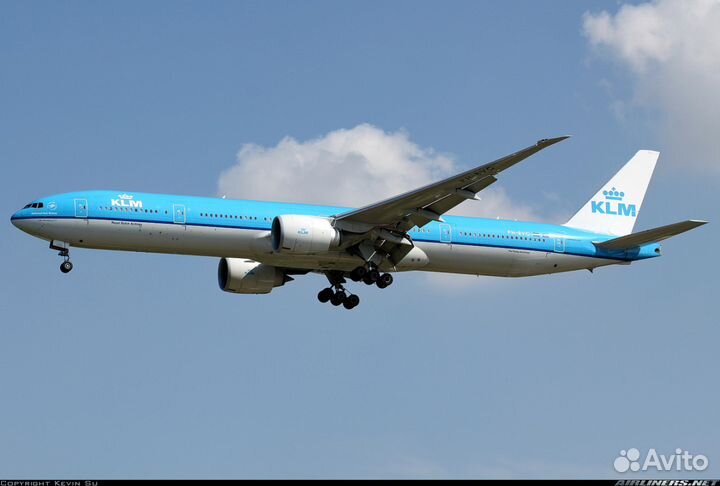 Модели Boeing-777 300ER 1/144 Звезда + доп декали