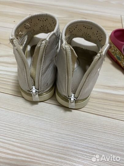 Босоножки и кроксы