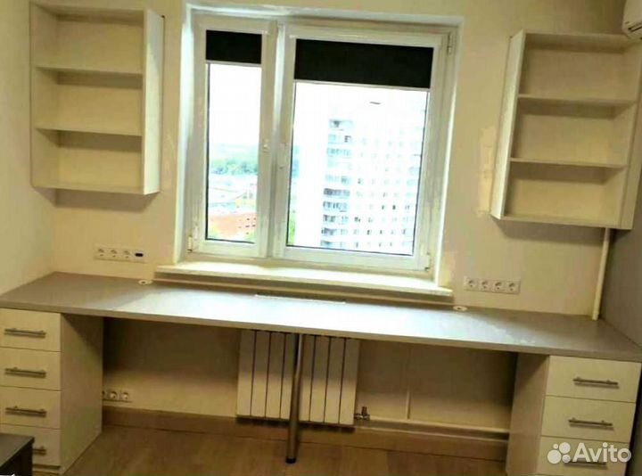 Рабочая зона у окна