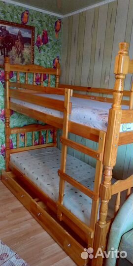 Двухъярусная кровать