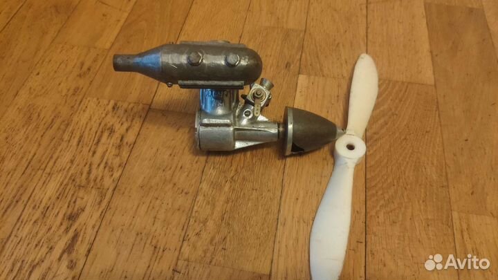 Авиамодельный микродвигатель