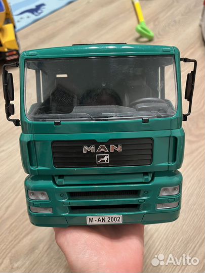 Bruder самосвал