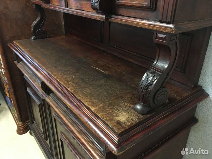 Старинный антикварный буфет