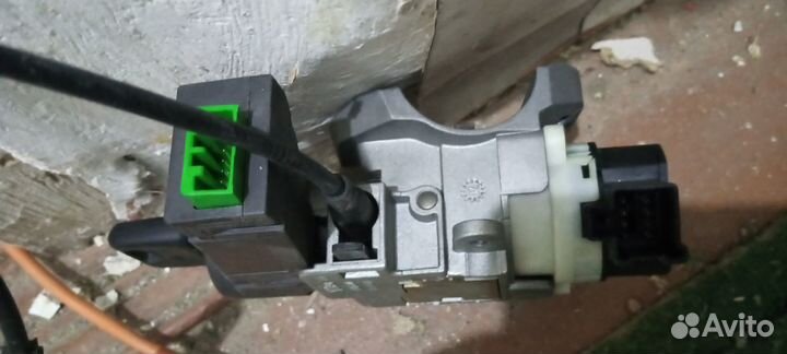 Замок зажигания в сборе