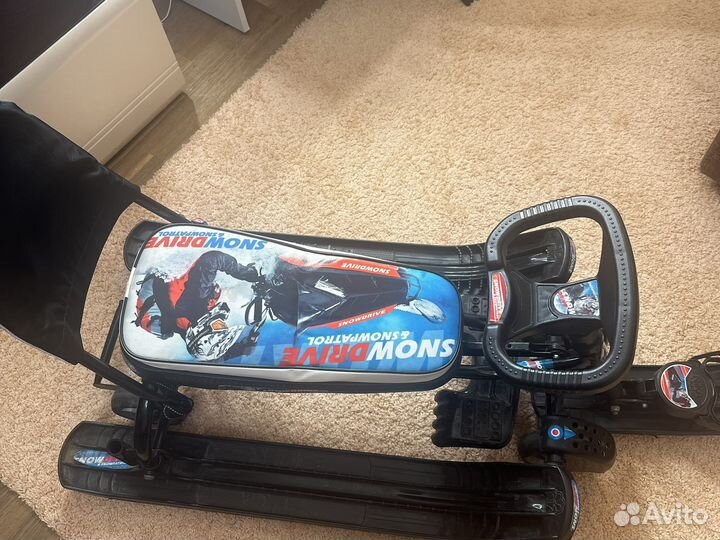 Снегокат с ручкой и колесами