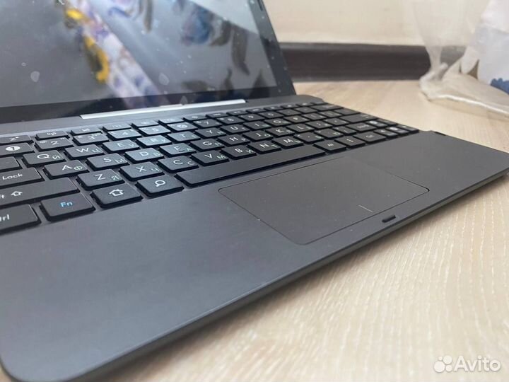 Ноутбук - планшет Asus