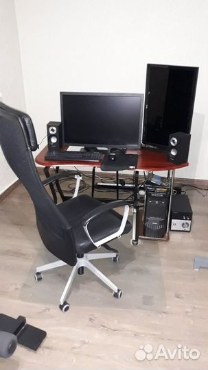 Компьютерный стол