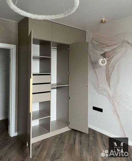 Распашной шкаф на заказ