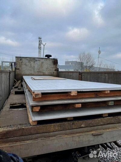 Лист горячекатаный с чечевичным рифл. 3х1500х6000