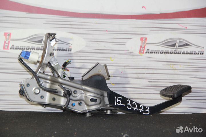 Педаль тормоза c Toyota Camry ACV40 2AZ-FE