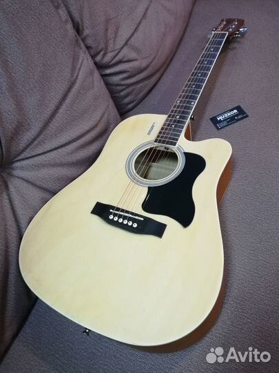 Гитара с чехлом