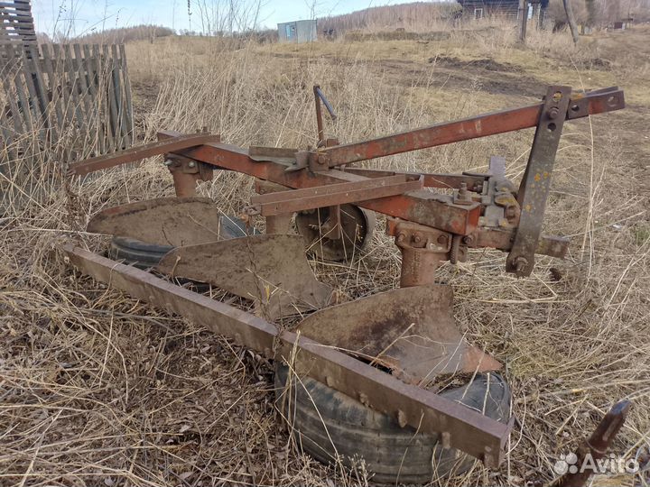 Плуг 3х корпусной