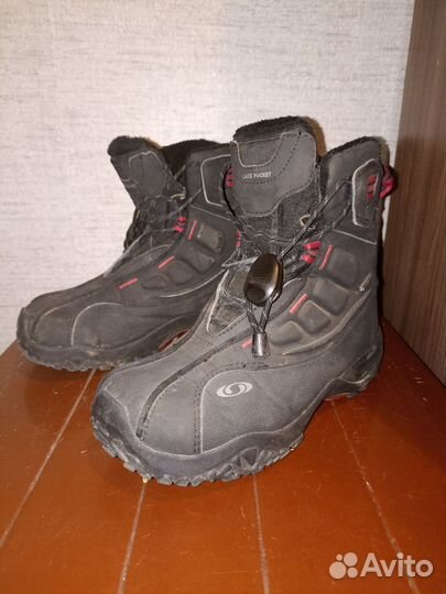 Треккинговые ботинки
