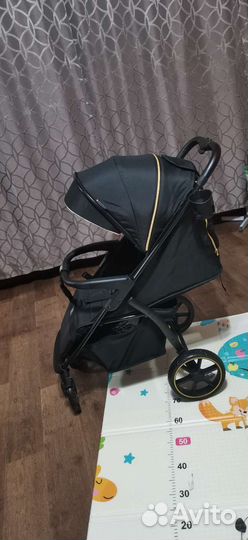 Прогулочная коляска новая