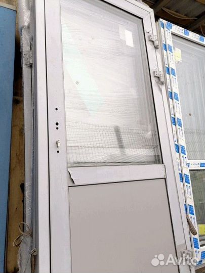 Двери алюминиевые входные 95х210