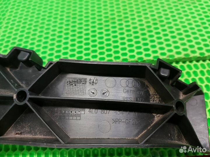 Кронштейн бампера задний правый Audi Q7 S Line 4LB