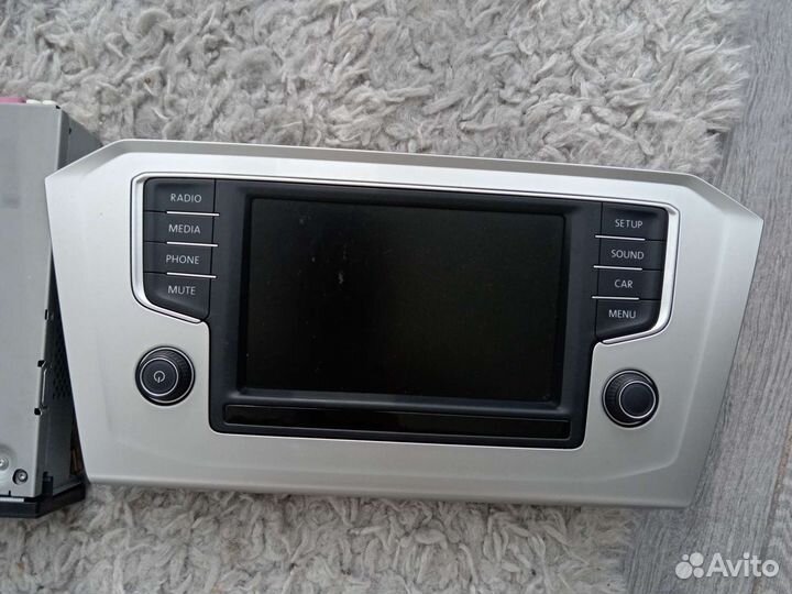 Продам магнитолу passat b8