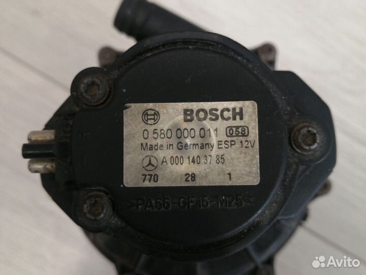 Насос продувки катализатора Mercedes-Benz