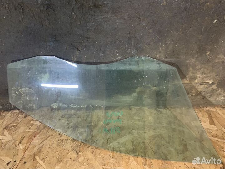 Стекло передние левое vw Passat B6