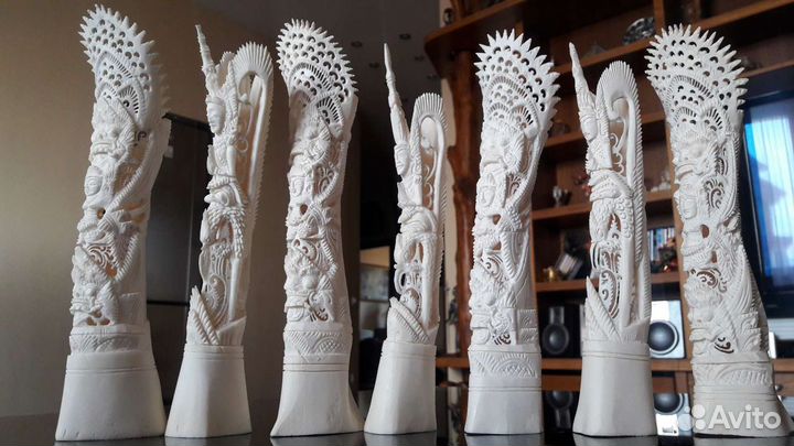 Статуэтки из кости
