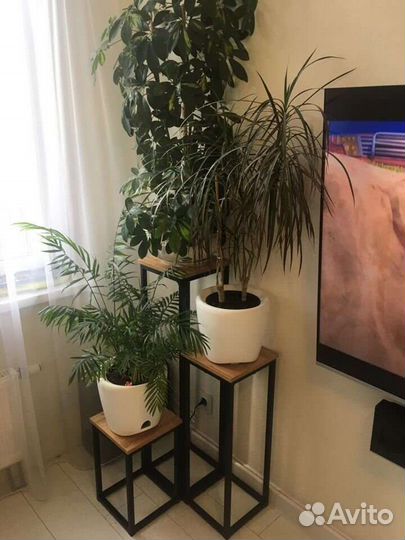 Подставка для цветов напольная металлическая