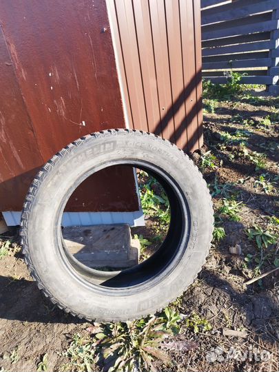 Michelin X-Ice North 4 215/60 R17