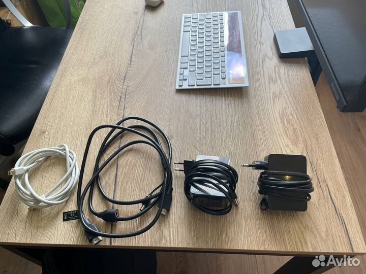 Монитор 4K Samsung The Space 32 дюйма S32R750