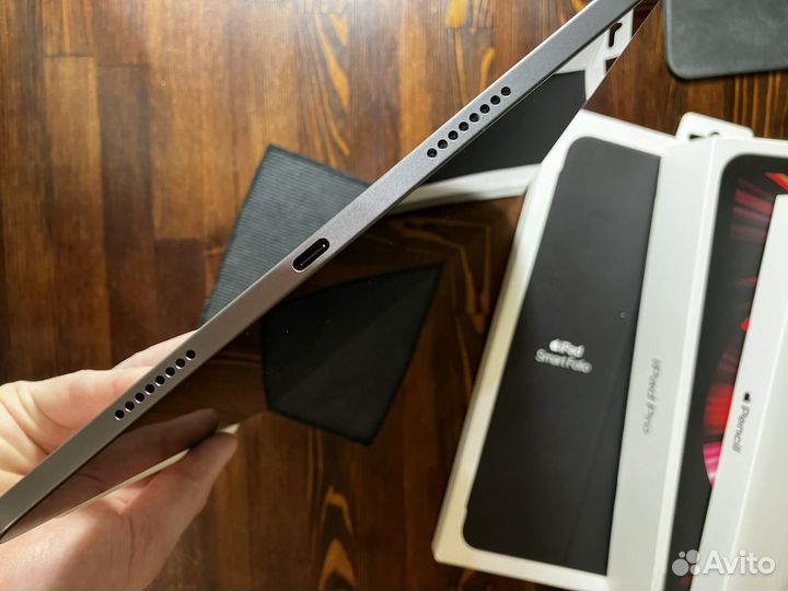 iPad Pro 11' M1 256GB + Apple SMART Folio