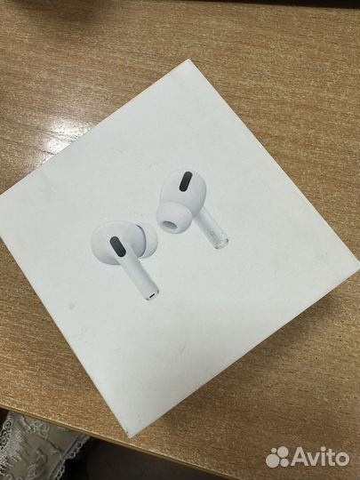 Беспроводные наушники apple airpods