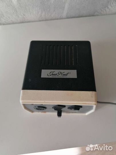 Аппарат для маникюра и педикюра