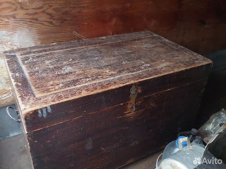 Сундук деревянный старинный