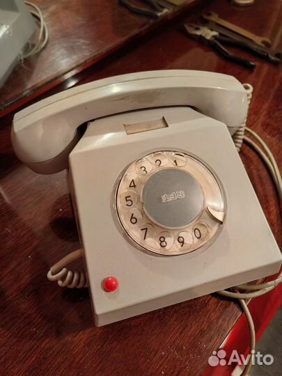 Старый телефон